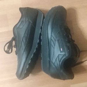 Women's size 8 Reebok classic